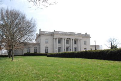 Kentucky Governor's Mansion from the front lawn