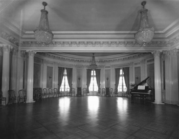 Ballroom in the Knetucky Governor's Mansion.